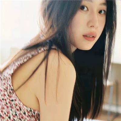储物柜女孩